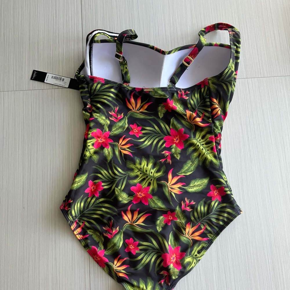 Swimsuit - Picture 9 of 13